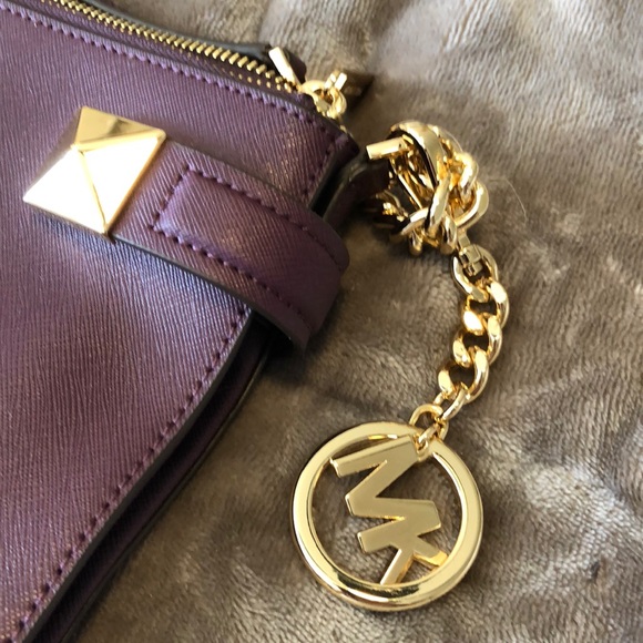 Michael Kors Leather Karla crossbody - Picture 2 of 6